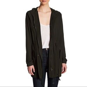 NEW Romeo + Juliet Couture Hooded Parka Size Medium Olive Color Jacket